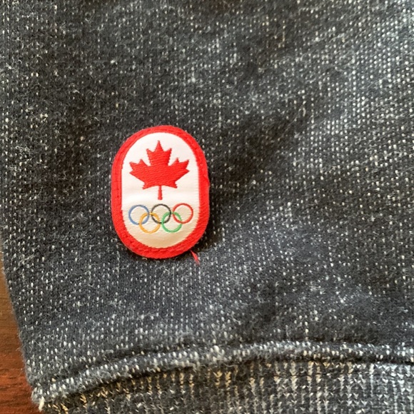 Hudson’s Bay Team Canada. - Picture 5 of 8